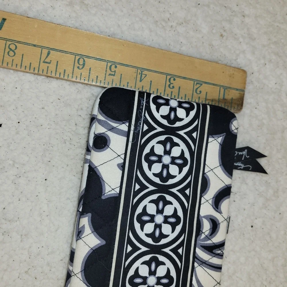 Vera Bradley Quilted‎ Bi Fold Cotton Purse/Wallet/Wristlet - Picture 3 of 6
